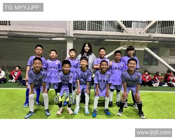 足球场上球星的子女们名字揭秘他们的未来潜力与家族遗传荣耀 足球场上球星的子女们名字揭秘他们的未来潜力与家族遗传荣耀