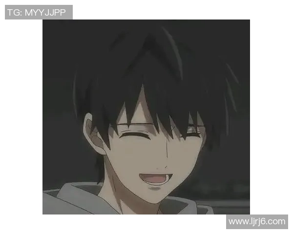 足球少年搞怪表情尽显逗比魅力，个性头像让人忍俊不禁