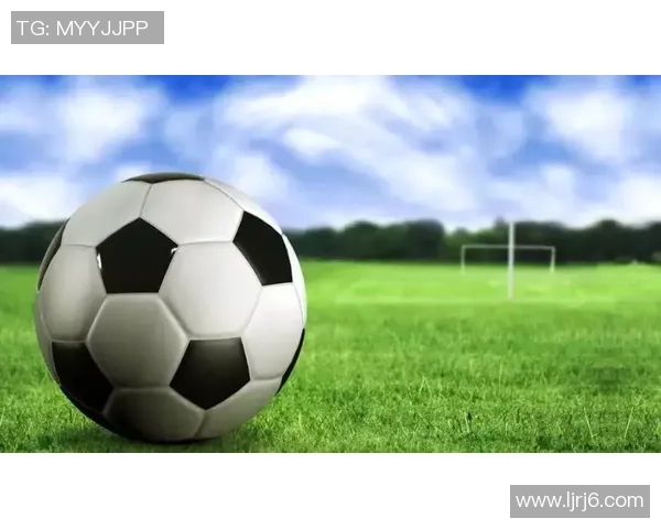 足球星壳：探索这款创新装备如何重塑现代足球运动的技术与战术应用